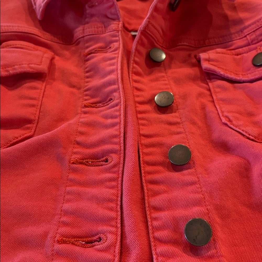 KUT women’s twill colored denim jacket. - Picture 2 of 16